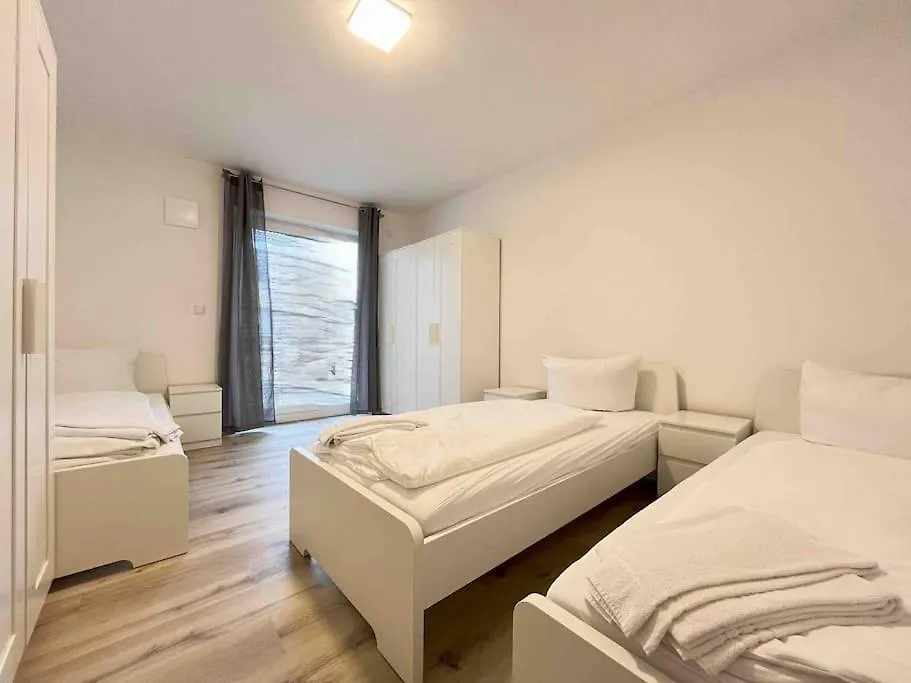 Lap105 - Moderne Monteurwohnung Uebergangswohnung Lappersdorf  Germany